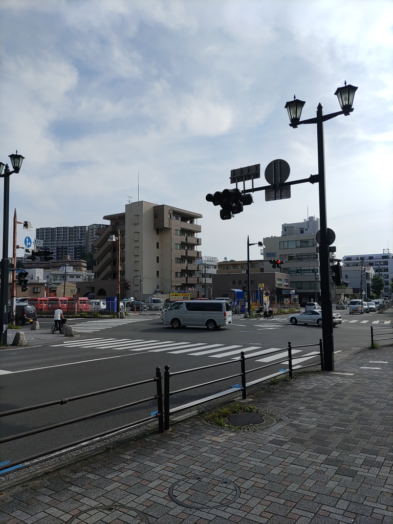 藤沢郵便局前の交差点